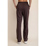CRINKLE WOVEN STRAIGHT TROUSER - Espresso