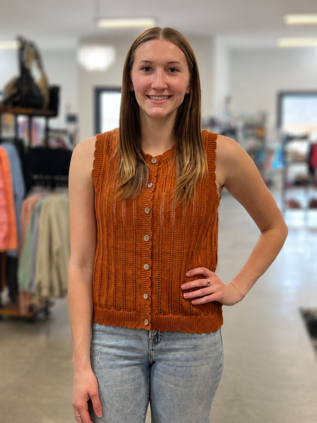 SCALLOP HEM FINISH BUTTON DOWN SWEATER