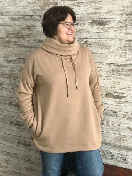 Curvy High Neck Pullover